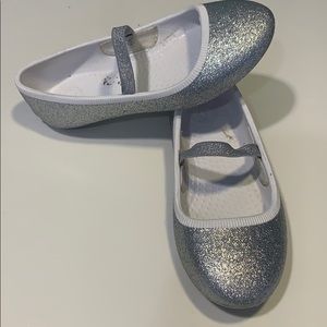 Like NEW Girls Sparkly Silver Princess Shoes
